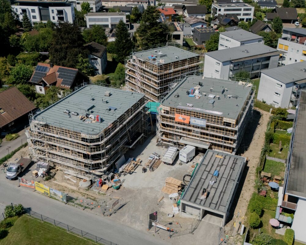 Luftbild einer Wohnanlage im Bau